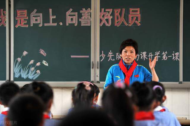 这也是三人继2011年《建党伟业》后再次联手，十年的时间，两位演员的演技上升到了一个新的层面